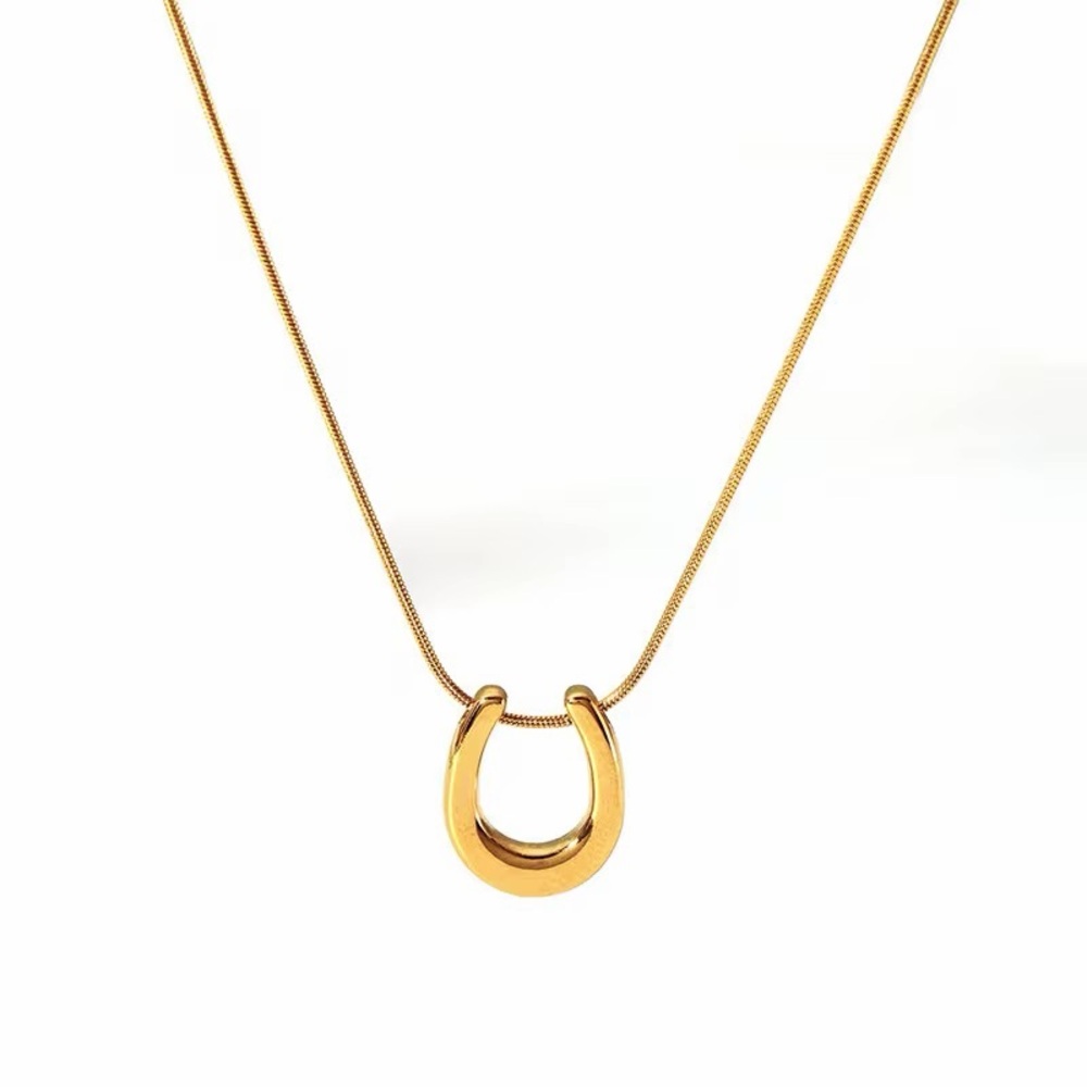 18K Gold Plated Horseshoe Pendant Necklace